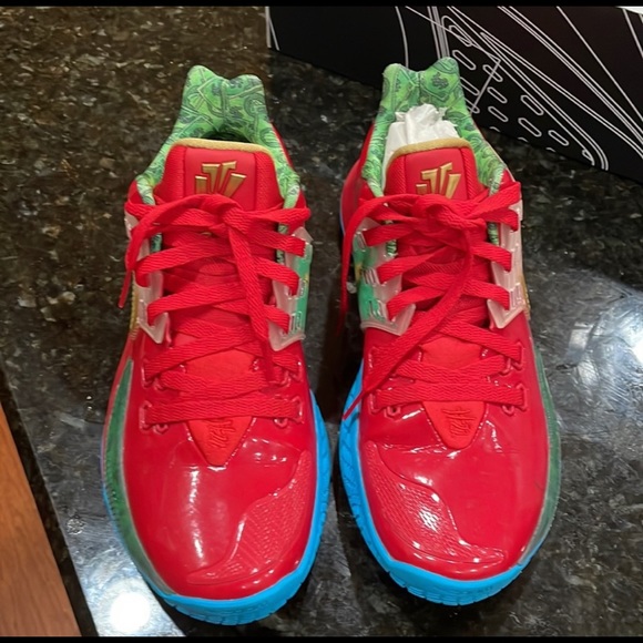 Kyrie Low 2 Sbsp Mens Basketball Shoes 